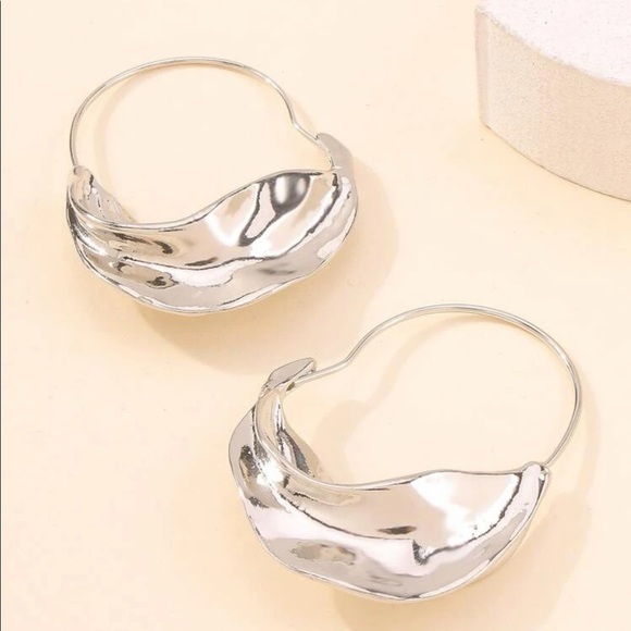 NWT Silver Hoop Earrings - Picture 3 of 4